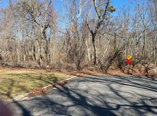 Poplar St, Central islip, NY 11722