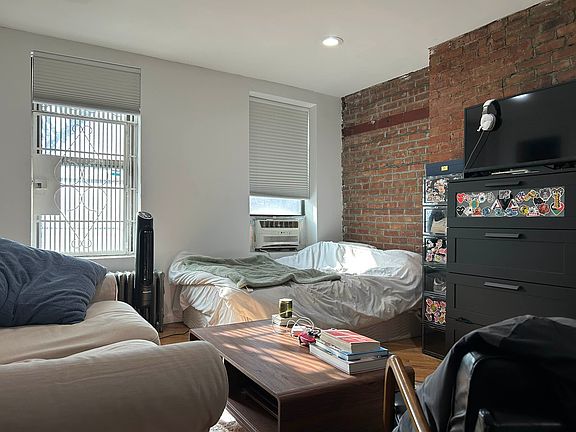 4th image of 345 E 10th St #3S