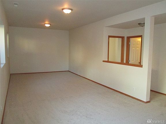 4th image of 3323 68th Dr NE
