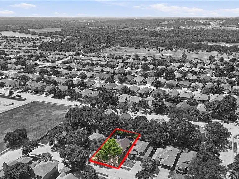 8812 Sabinas Trl — Photo 37