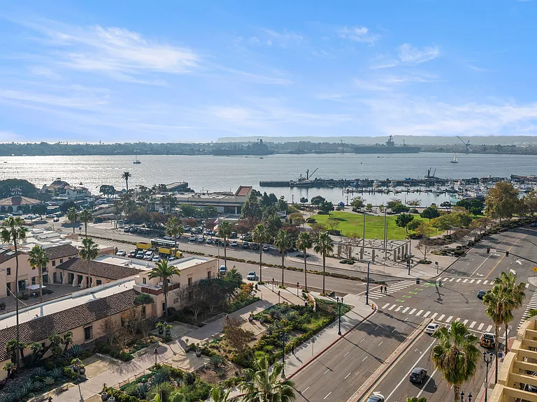 700 W Harbor Dr W #1204 — Photo 47