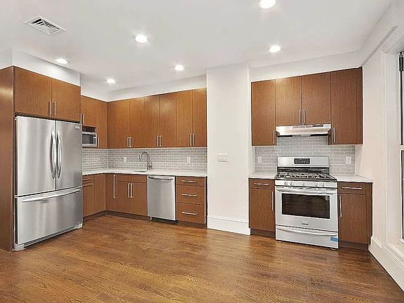 4th image of 407 E 6th St APT 1
