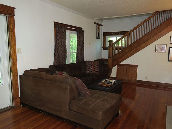4th image of 204 NW Courtland Ave