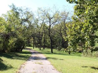 13751 Minnesota Ave, Bonner Springs, KS 66012