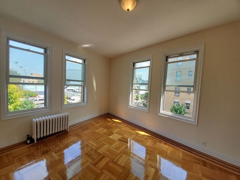 1st image of 520 W 218th St APT 2E