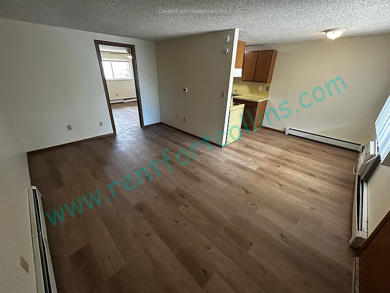 596 W 10th St — Photo 3