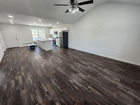 3rd image of 114 Kentucky Ave
