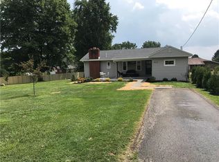 422 Summitview Dr, New Castle, PA
