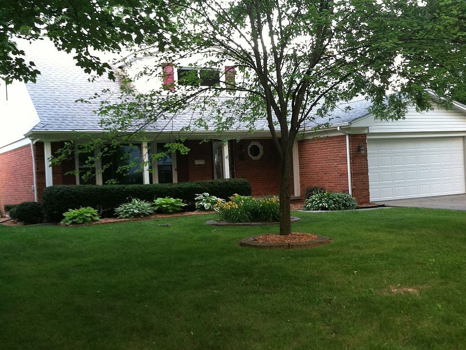 1st image of 2462 Warwick Dr