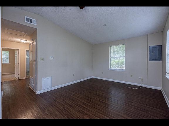 4th image of 1126 N Mlk Jr Blvd
