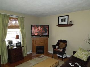 168 Quaker Rd, Springfield, MA 01118