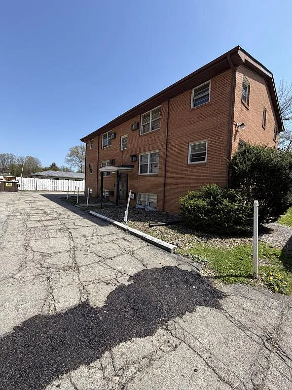 3053 Hadley Ave — Photo 1
