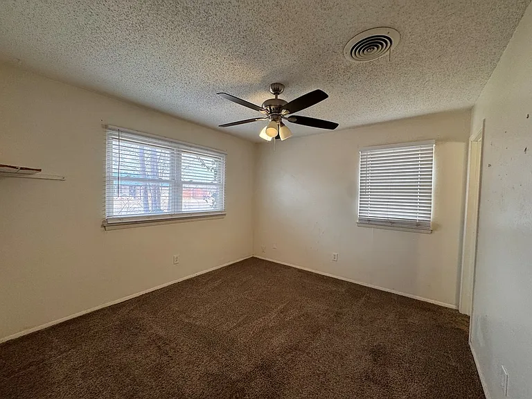 4425 Humble Ave — Photo 9