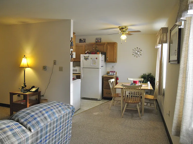 Londontowne and Robinwood Apartments — Photo 9
