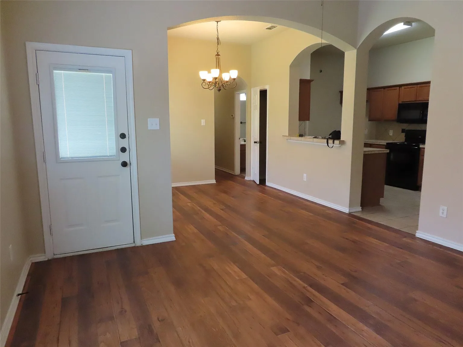 3 bed, 1181 sqft, $1,850 — Photo 4