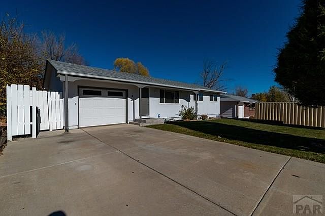 1st image of 9 Tartan Ln