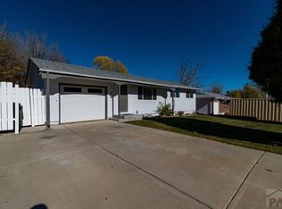 9 Tartan Ln, Pueblo, CO 81001