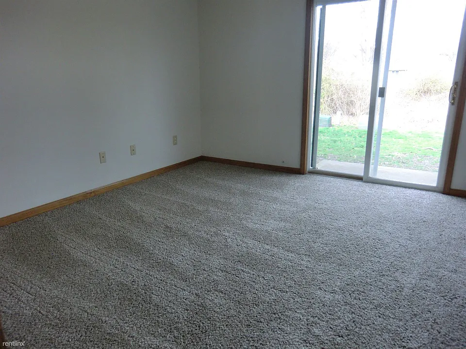 705 VILL Bed