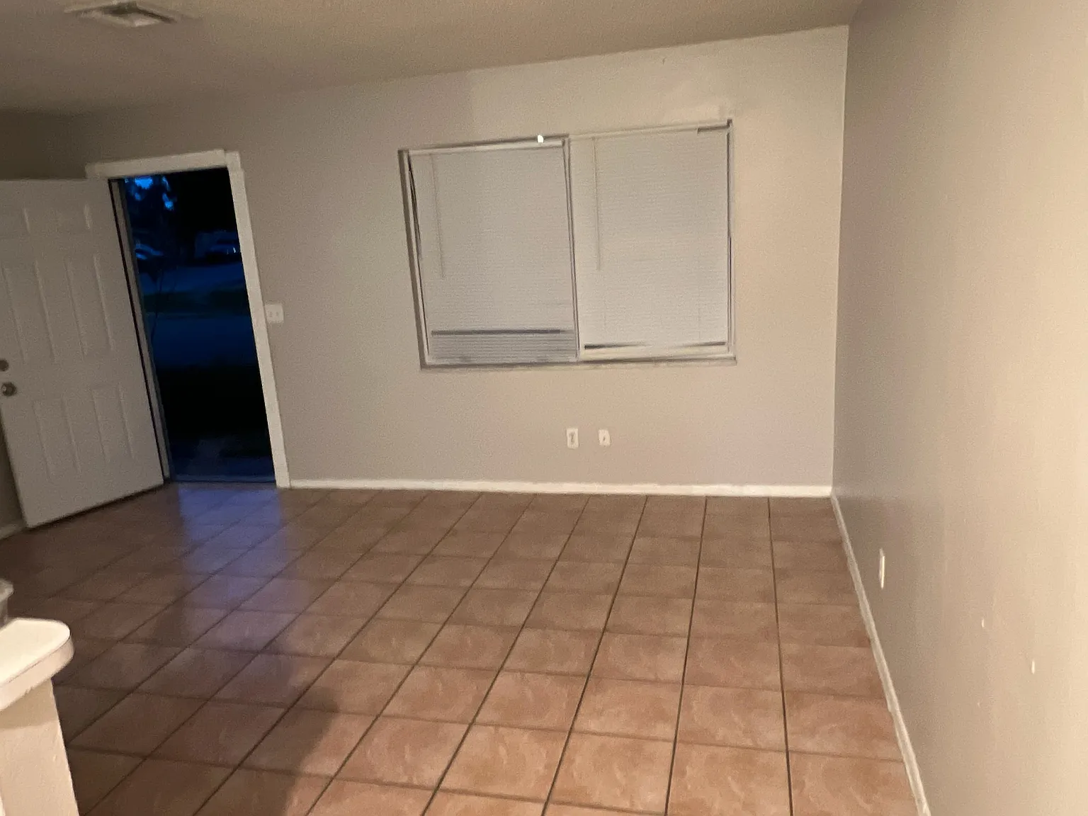 2 bed, 800 sqft, $1,500 — Photo 2