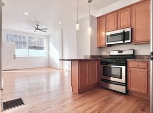 Beautiful 1 Br W/ In Unit Washer / Dryer And Private Basement! *Available Now*, Philadelphia, PA 19146
