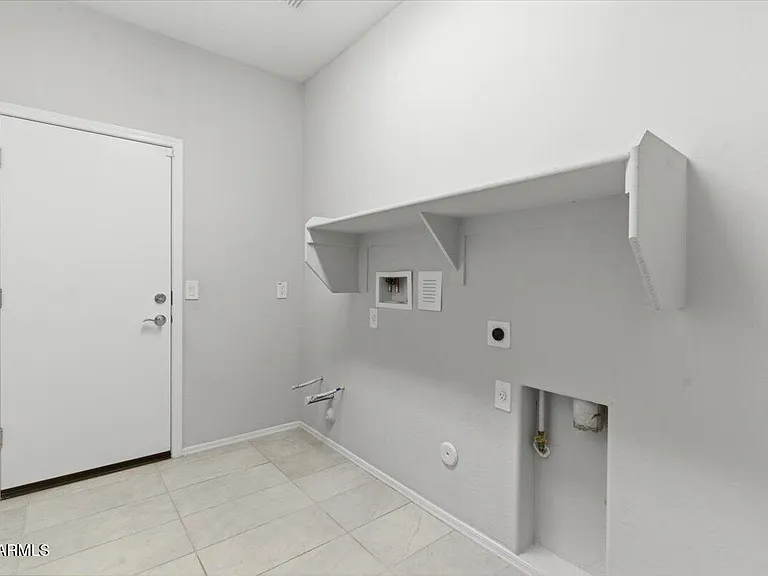3745 N Astoria Dr — Photo 26