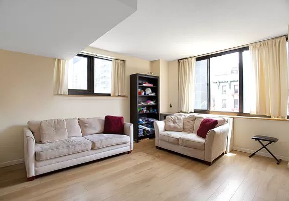 5th image of 159 E 30th St APT 6A