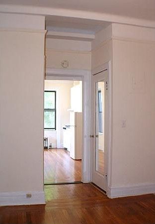 1st image of 17 W 69th St