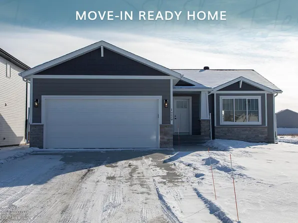 1229 Rachel Dr W, West Fargo, ND 58078