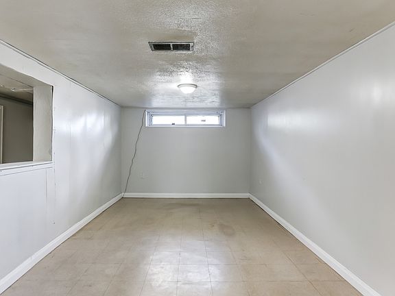 4th image of 2563 Kingston Rd #Basement