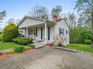 16 Hazelwood Pl, Huntington, WV 25705