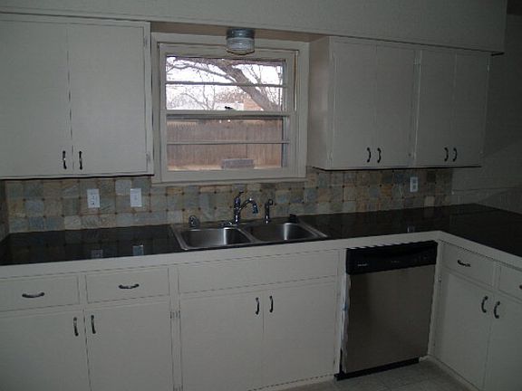 4th image of 6611 Avenue U
