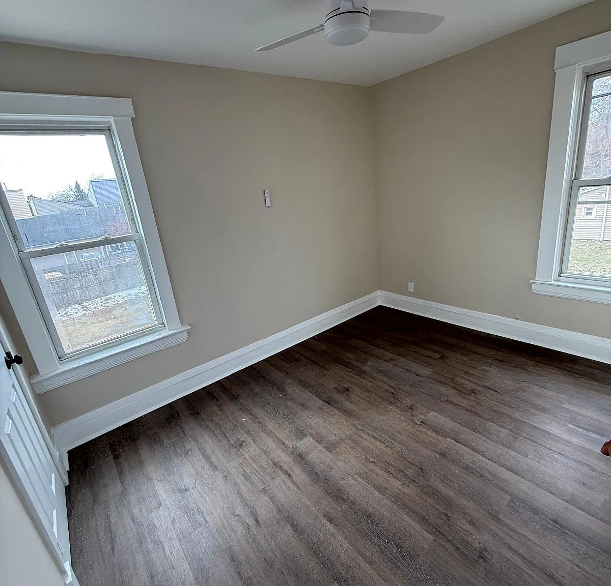 3 bed, 978 sqft, $1,300 — Photo 4