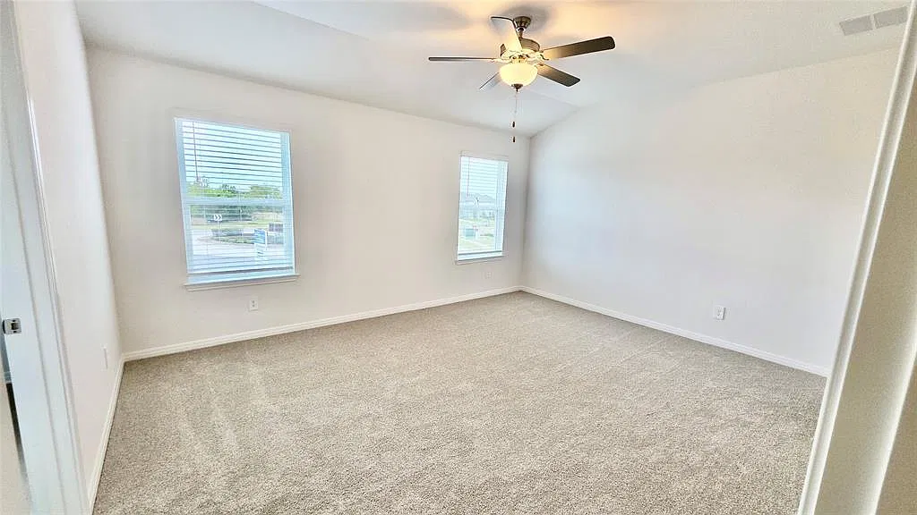 3 bed, 2.5 bath, 1623 sqft, $2,200 — Photo 4