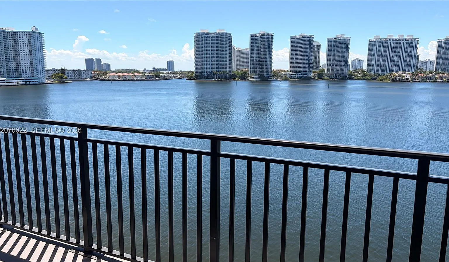 Bay Country Club Condo — Photo 4