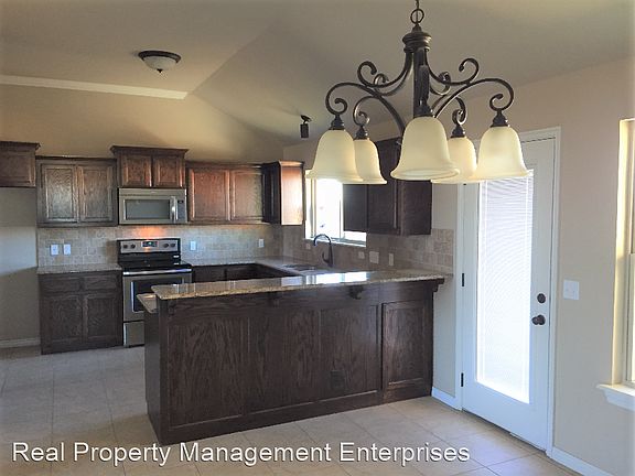 3rd image of 18213 Sandhurst Ct