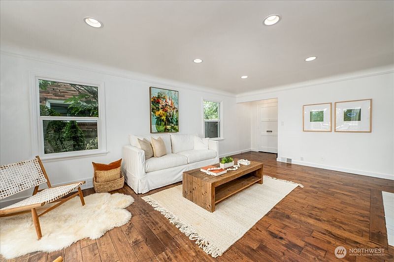 5th image of 5018 28th Avenue S