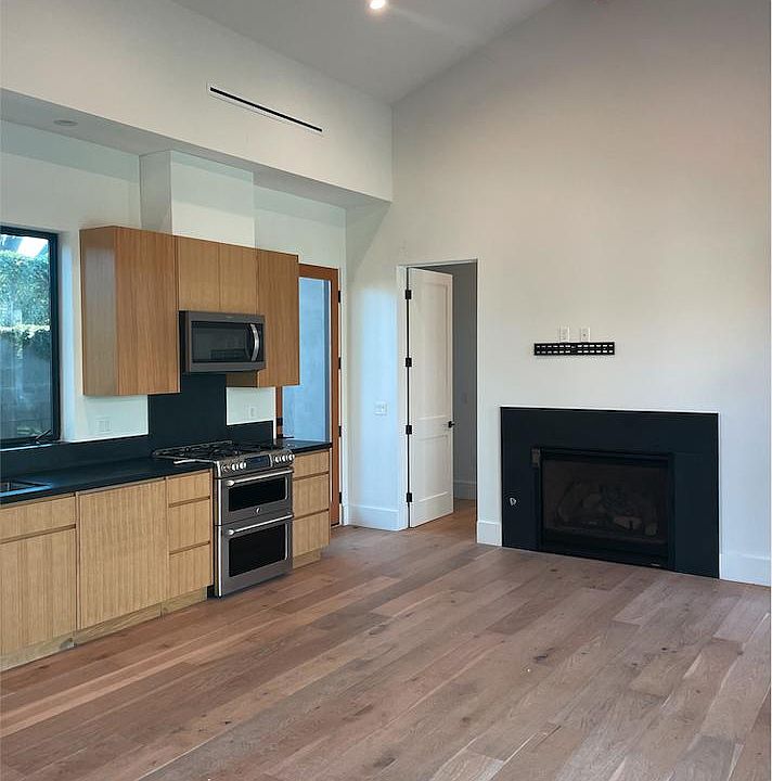 1st image of 23526 Collins St