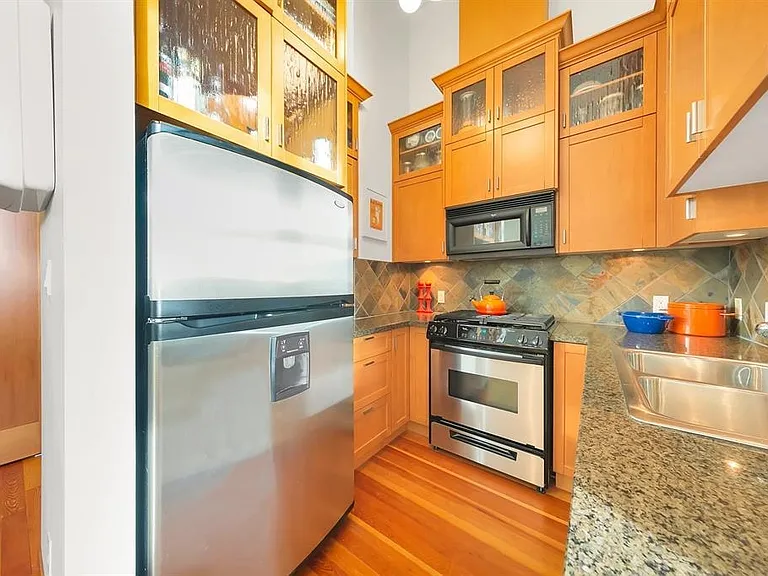 10 Renaissance Sq #605 — Photo 9