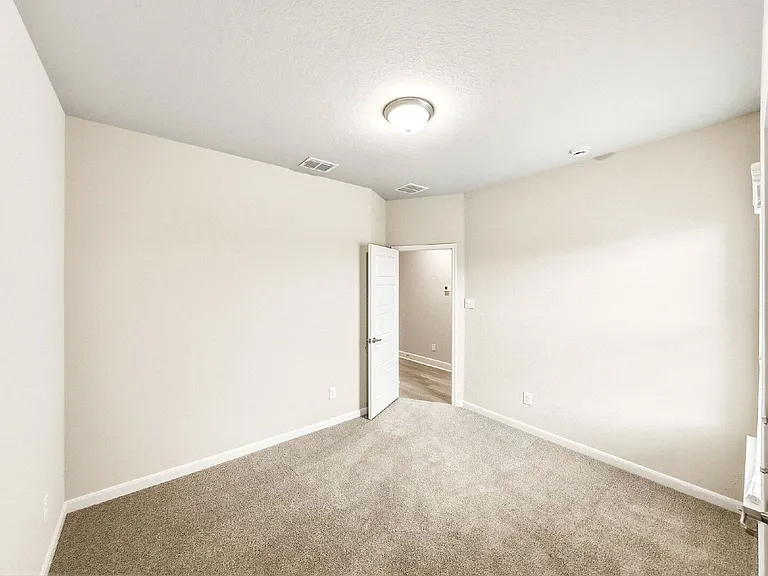 7215 Magnolia Vlg #101 — Photo 23