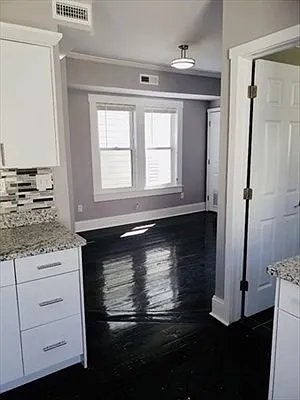 3 bed, 9999 sqft, $3,250 — Photo 3