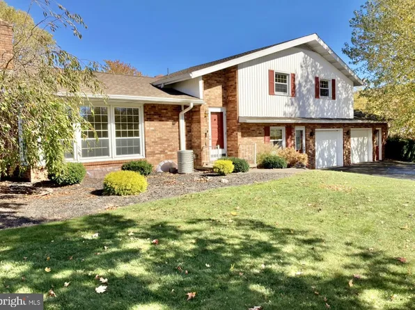112 Wilt Rd, Breezewood, PA 15533