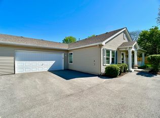 51 Wingate Ct, Oswego, IL
