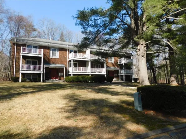 6 Stonehenge Dr Unit 103W, Smithfield, RI 02828