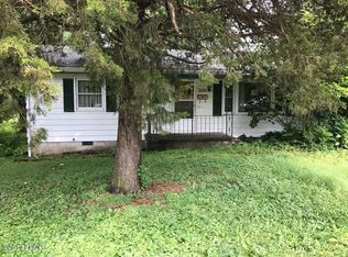 212 N East St, Du Quoin, IL 62832