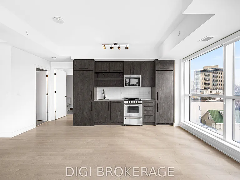 560 Rideau St #703 — Photo 10
