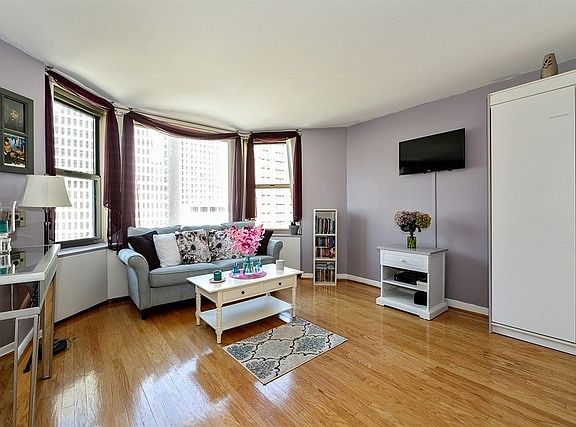 2nd image of 535 N Michigan Ave APT 1215