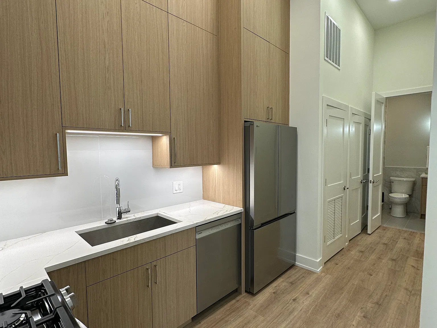 1 bed, 800 sqft, $2,150 — Photo 4