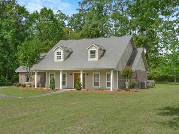 1026 Paige Dr, McComb, MS 39648