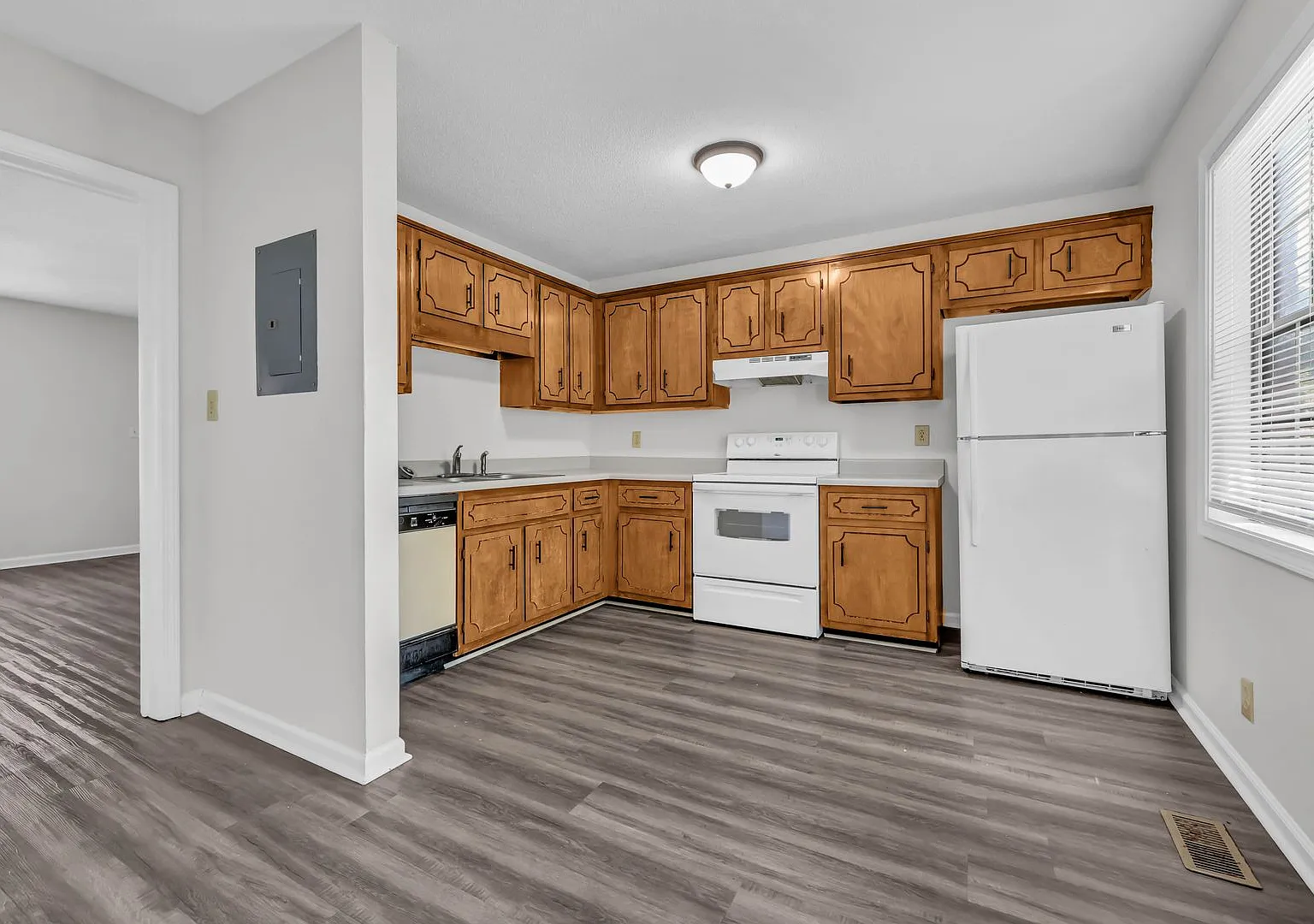 1620 Baltimore, Unit C - THDA Eligible - 2 Weeks Free w/ Same Day Move-In — Photo 1