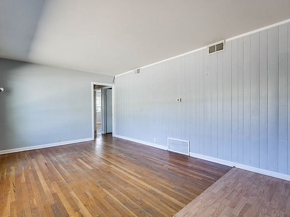 4th image of 2529 Princeton Ave